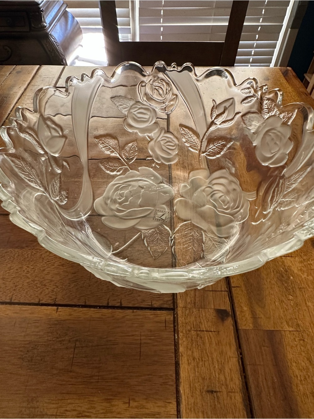 Laura Glass 11-inch "Rose Garden" Serving Bowl